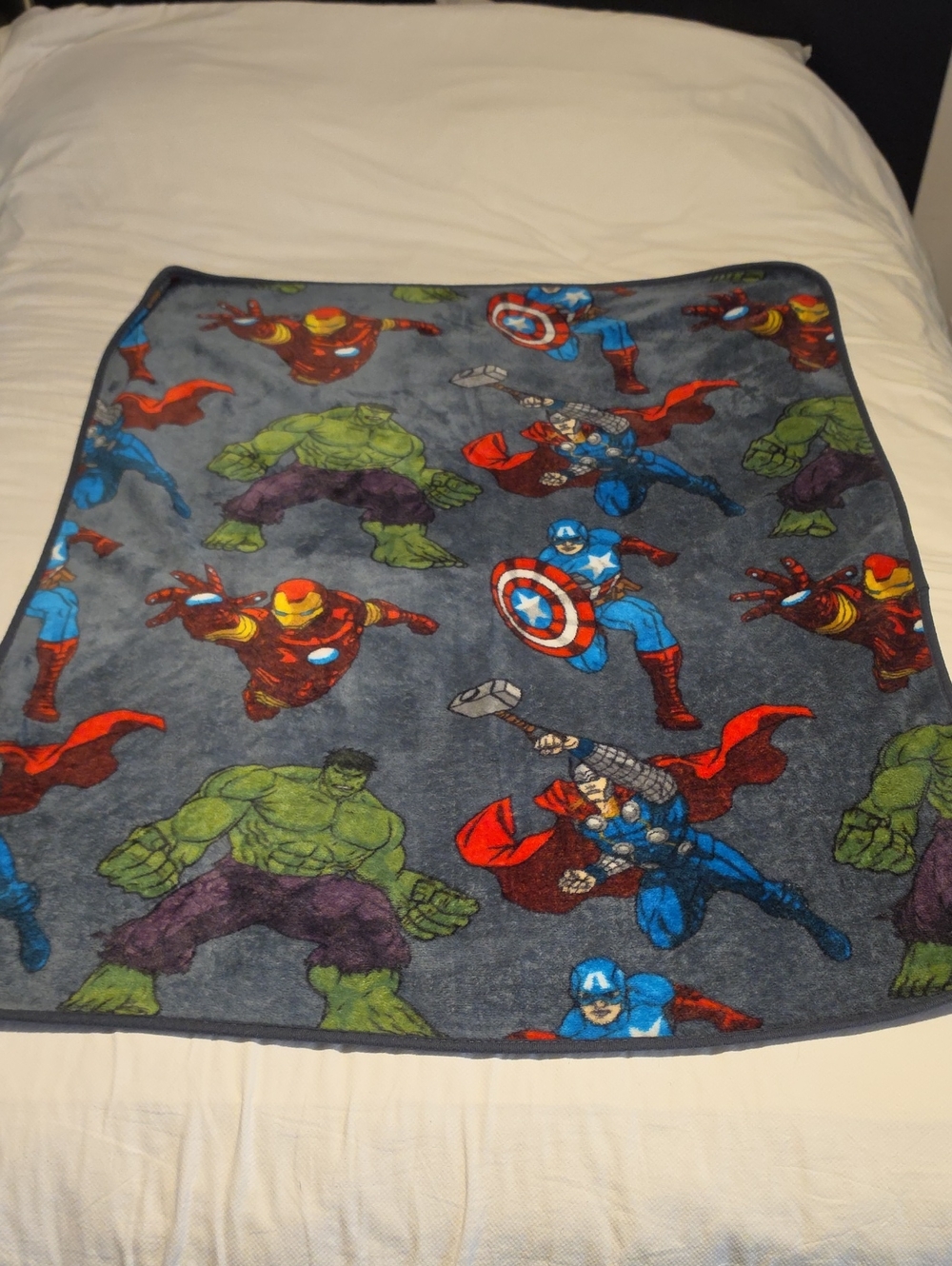 Marvel Superhero Plush Throw